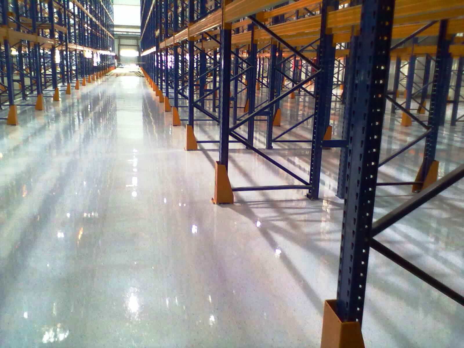 pardoseli epoxidice vs beton